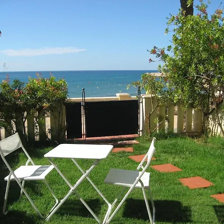 Apartment Sitges, By The Sea! Air Conditioning And Free Wi-fi Sitges